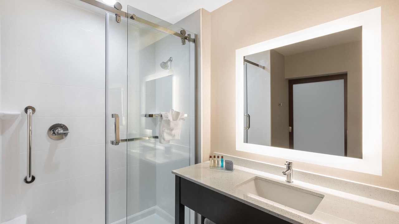 Photo of Bathroom in North by Northwest