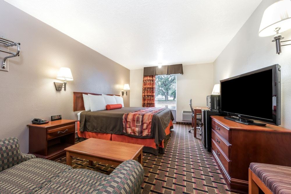Photo of Livingroom in Duncan