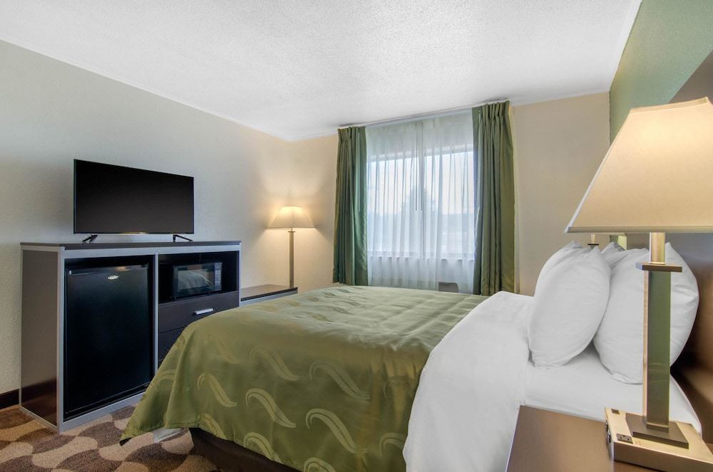Photo of Bedroom in Russell