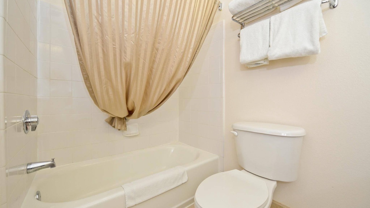 Photo of Bathroom in Wa Keeney