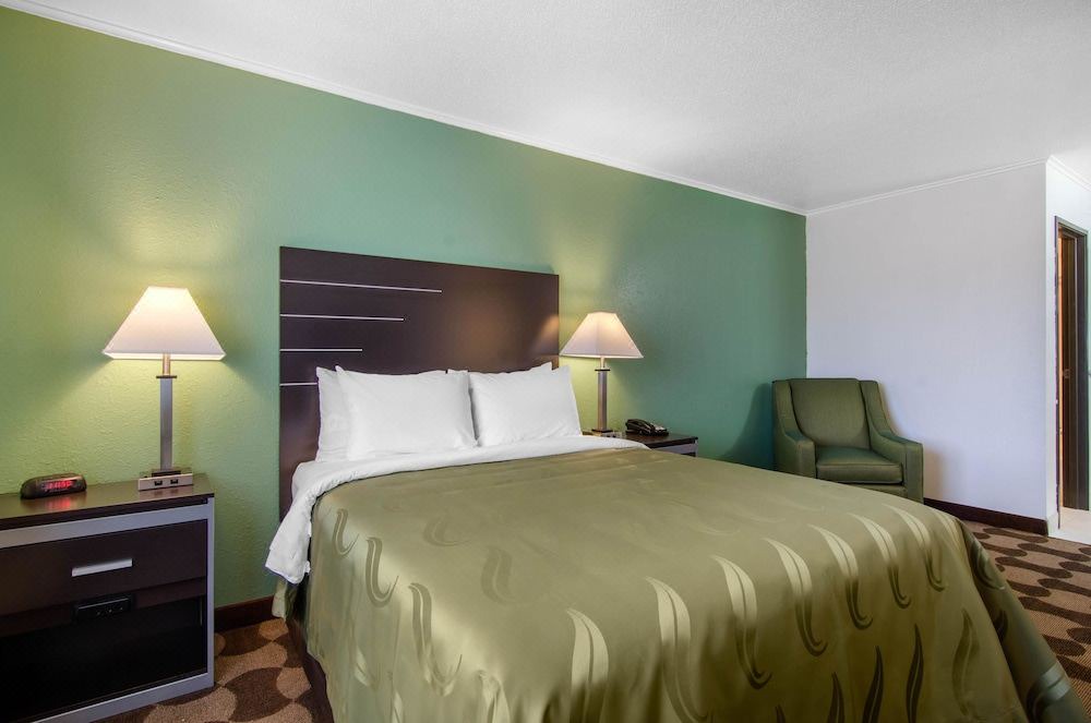Photo of Bedroom in Russell