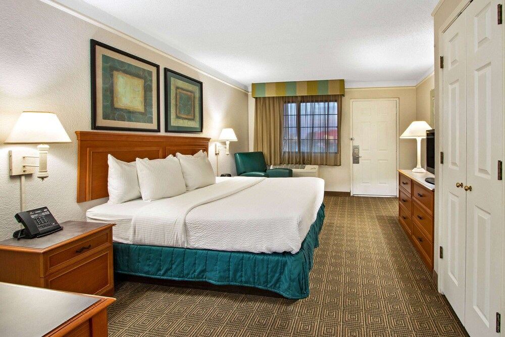 Photo of Livingroom in Albuquerque