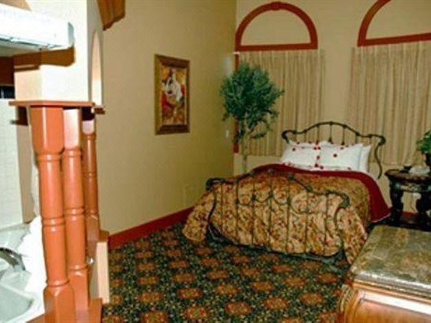 Photo of Bedroom in I-435 West KC-KS