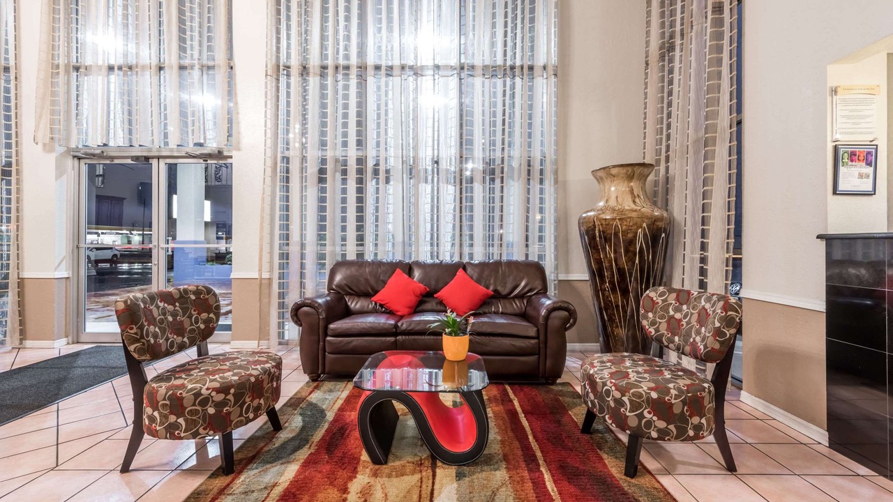 Photo of Livingroom in Duncan