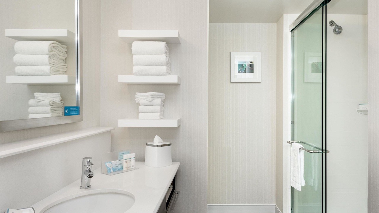 Photo of Bathroom in Maple Leaf