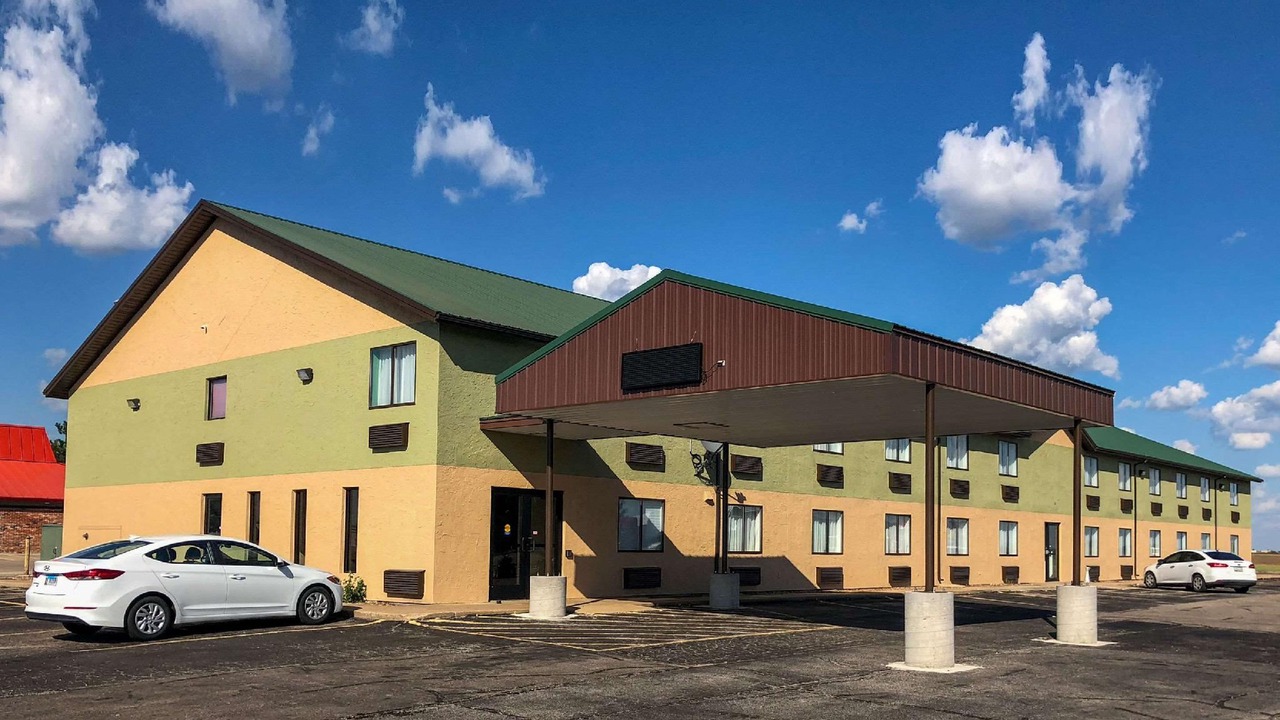 Photo of Buildings in Russell