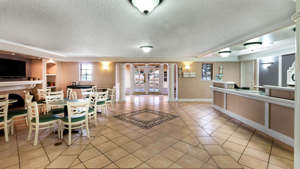 Photo of Livingroom in Northeast Heights