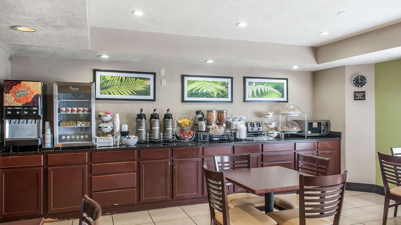 Photo of Livingroom in Victory Hills