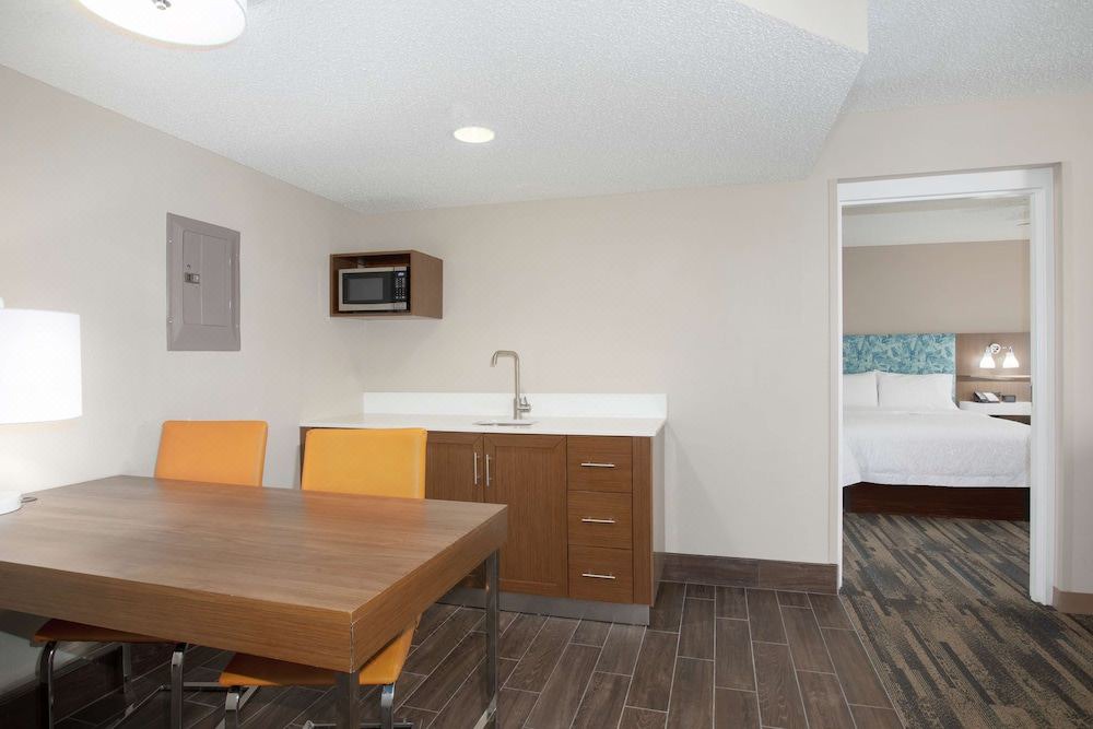Photo of Livingroom in Merriam