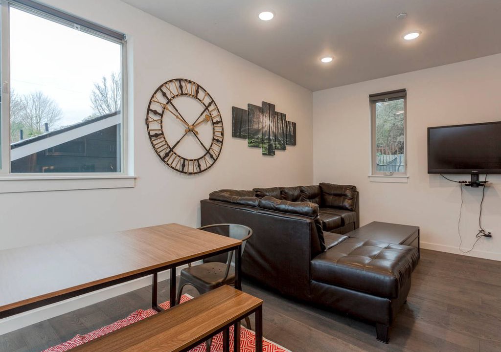 Photo of Livingroom in Lawton Park