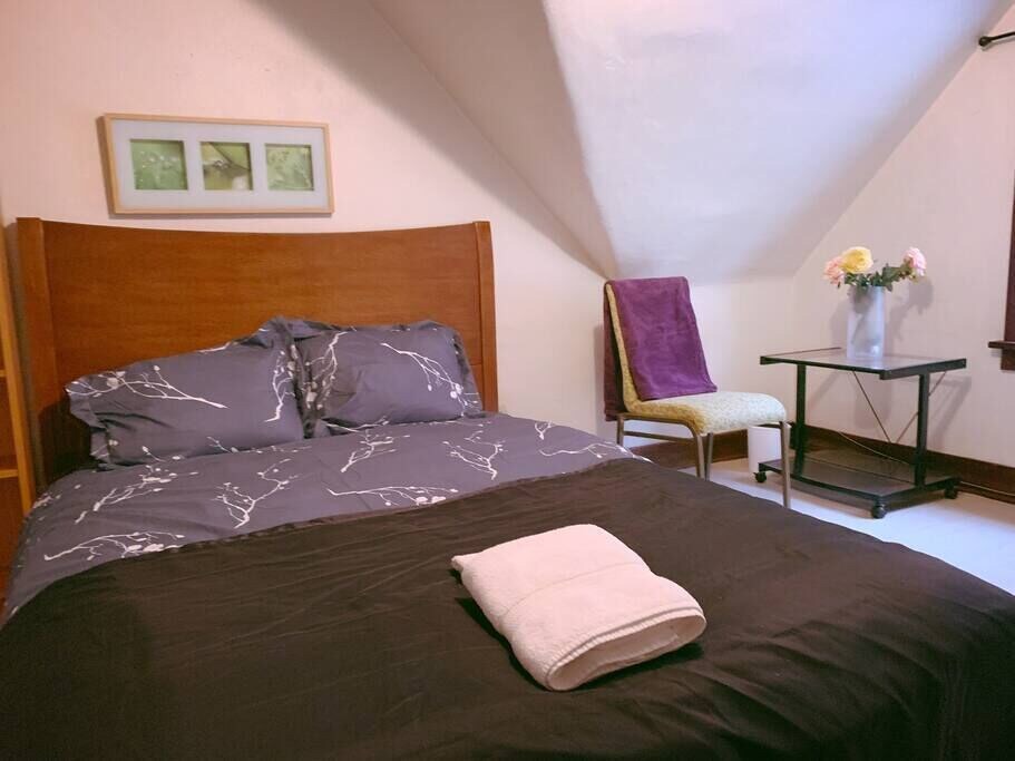 Photo of Bedroom in Eastlake
