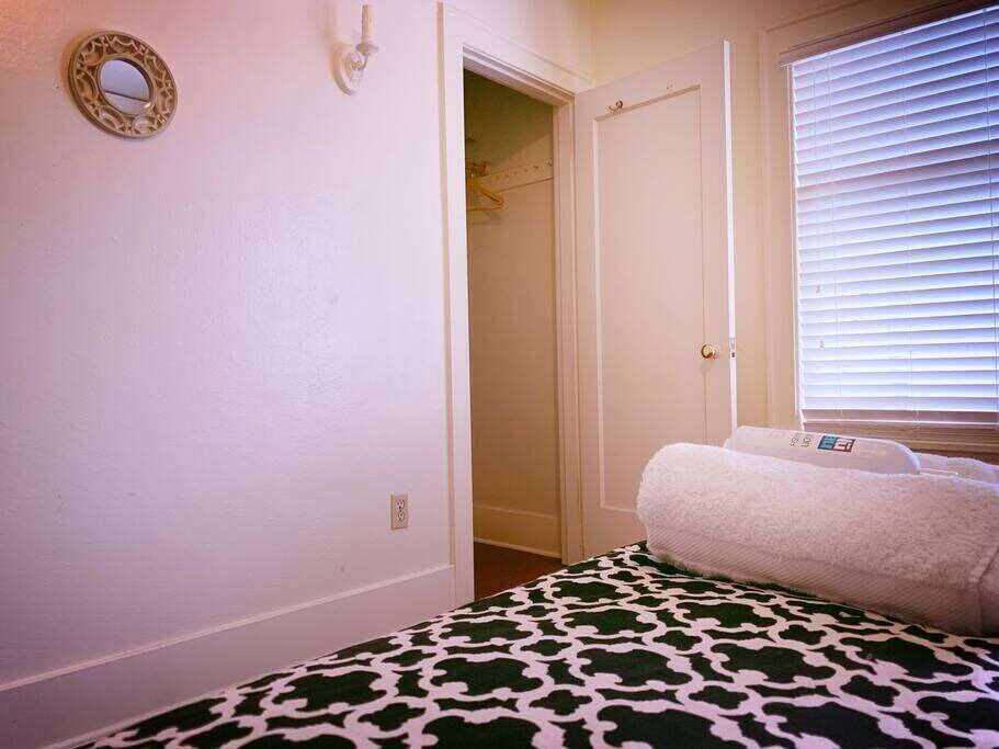Photo of Bedroom in Eastlake