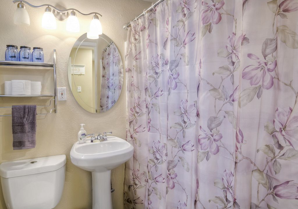 Photo of Bathroom in City Park West