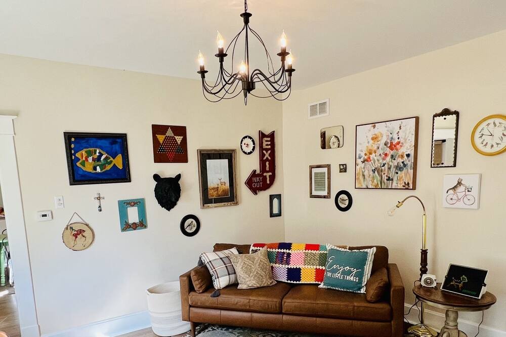 Photo of Livingroom in Atchison Township