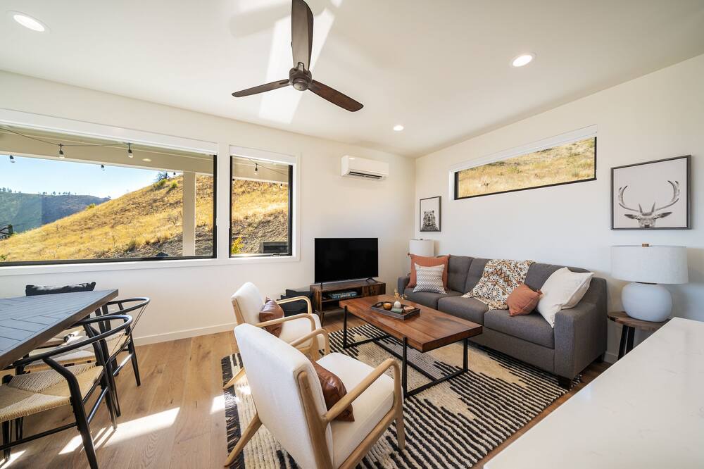 Photo of Livingroom in Pateros