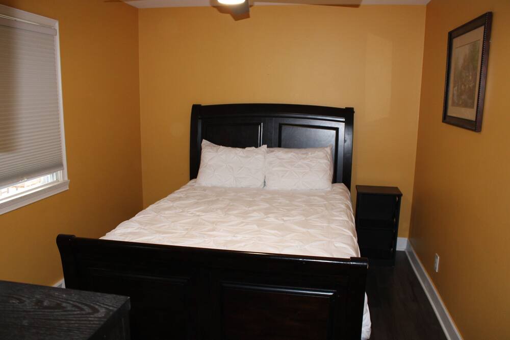 Photo of Bedroom in Waldron