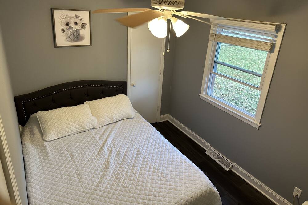 Photo of Bedroom in Waldron