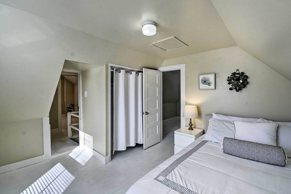 Photo of Bedroom in Poulsbo