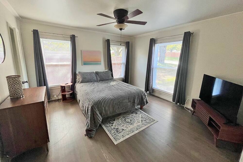 Photo of Bedroom in Kessler