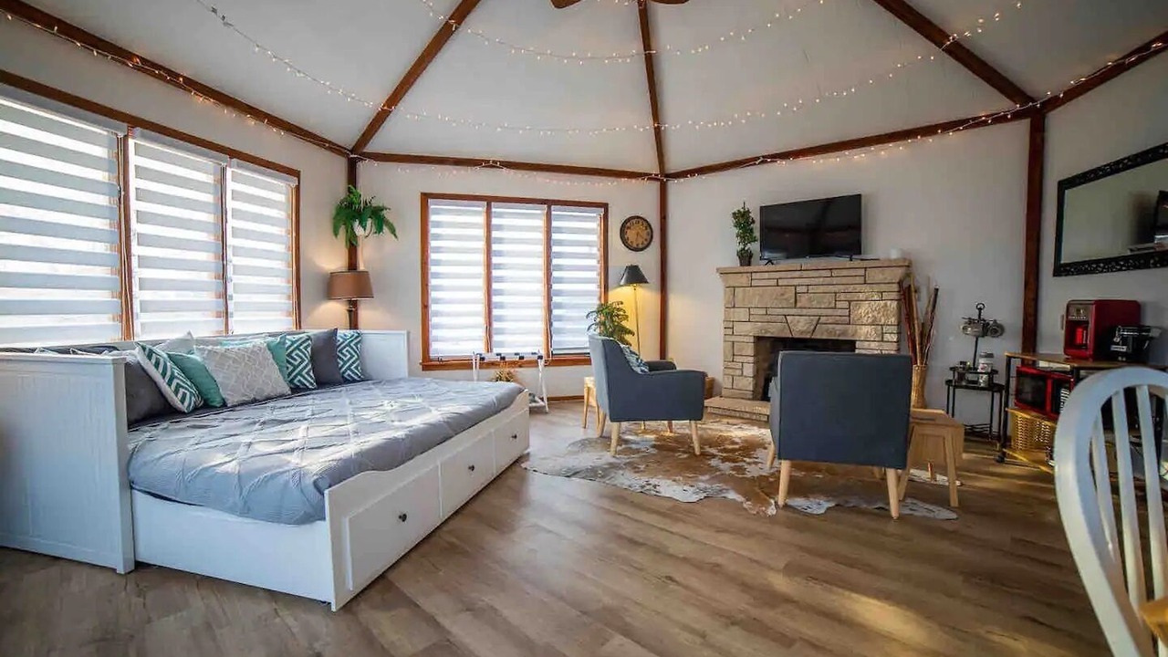 Photo of Livingroom in New Century