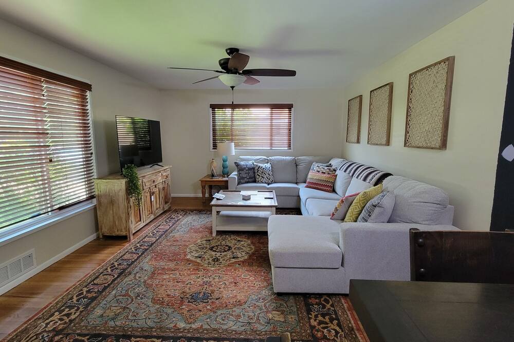Photo of Livingroom in Nob Hill