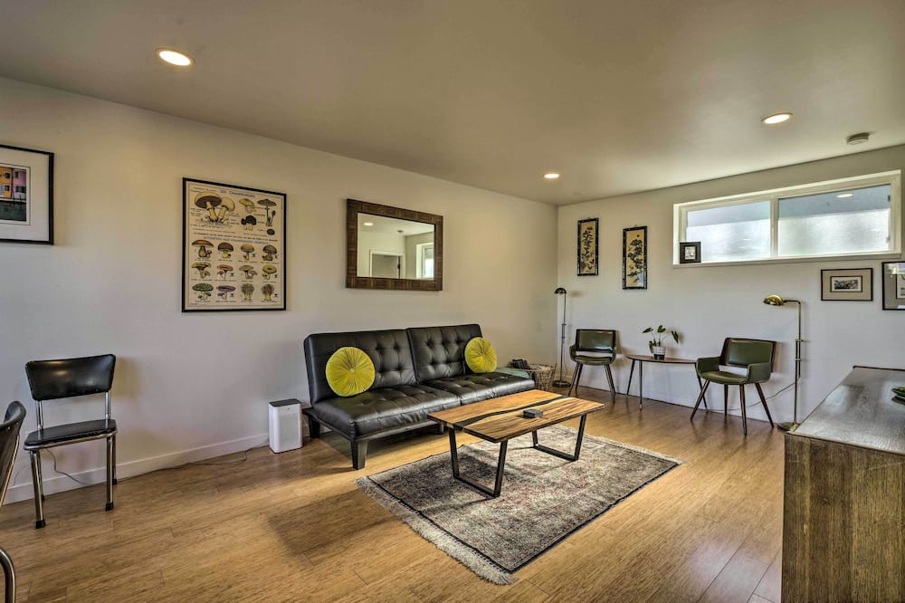 Photo of Livingroom in Lakeridge