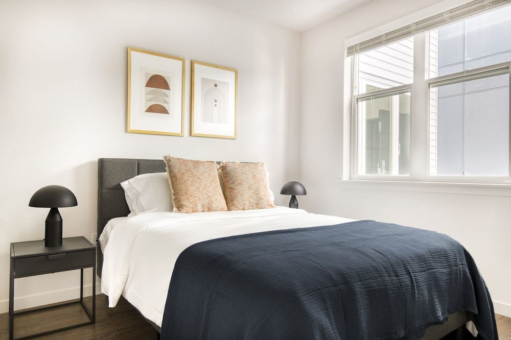Photo of Bedroom in Five Points