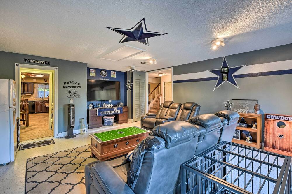 Photo of Livingroom in West Arlington