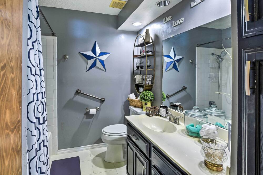 Photo of Bathroom in West Arlington