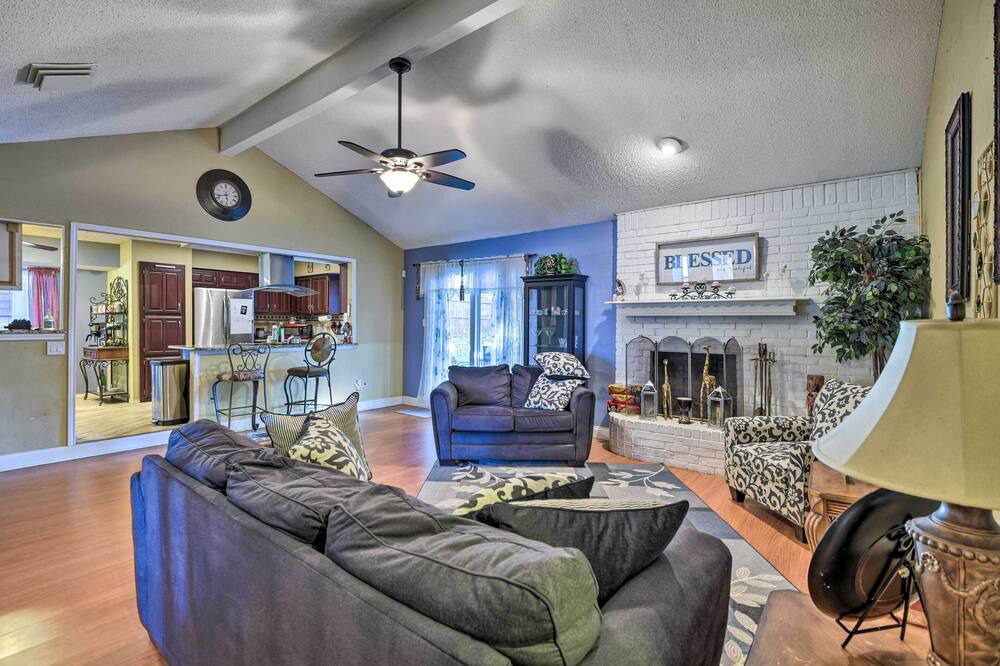 Photo of Livingroom in West Arlington