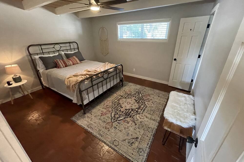 Photo of Bedroom in Corrales