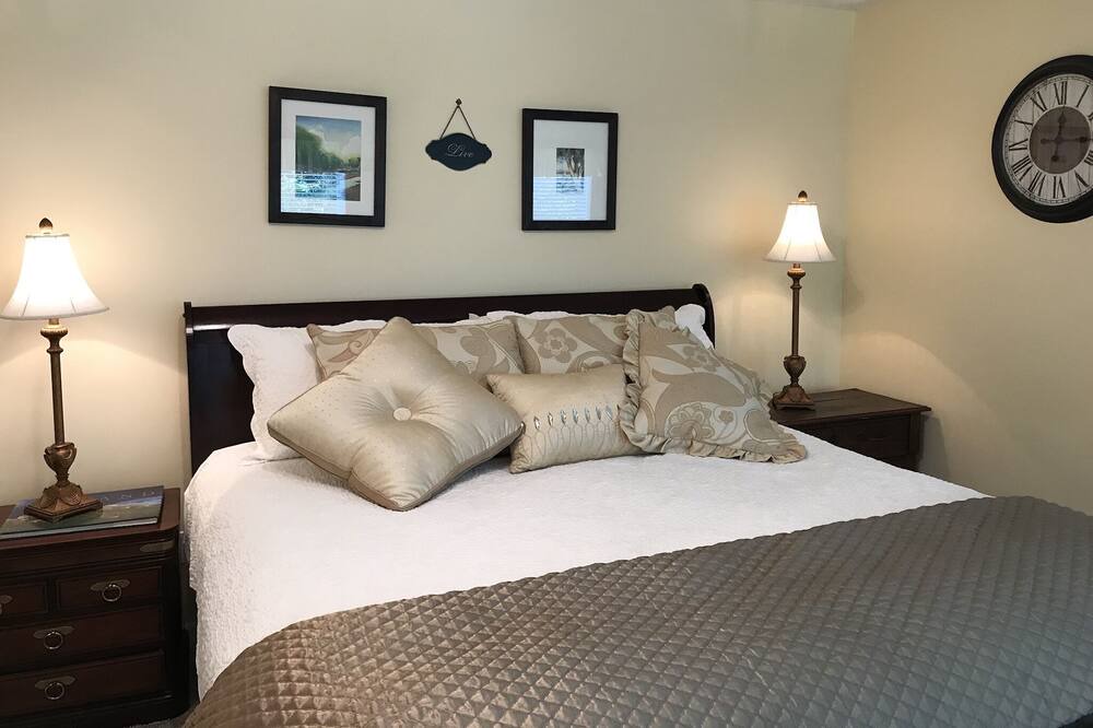 Photo of Bedroom in Atchison