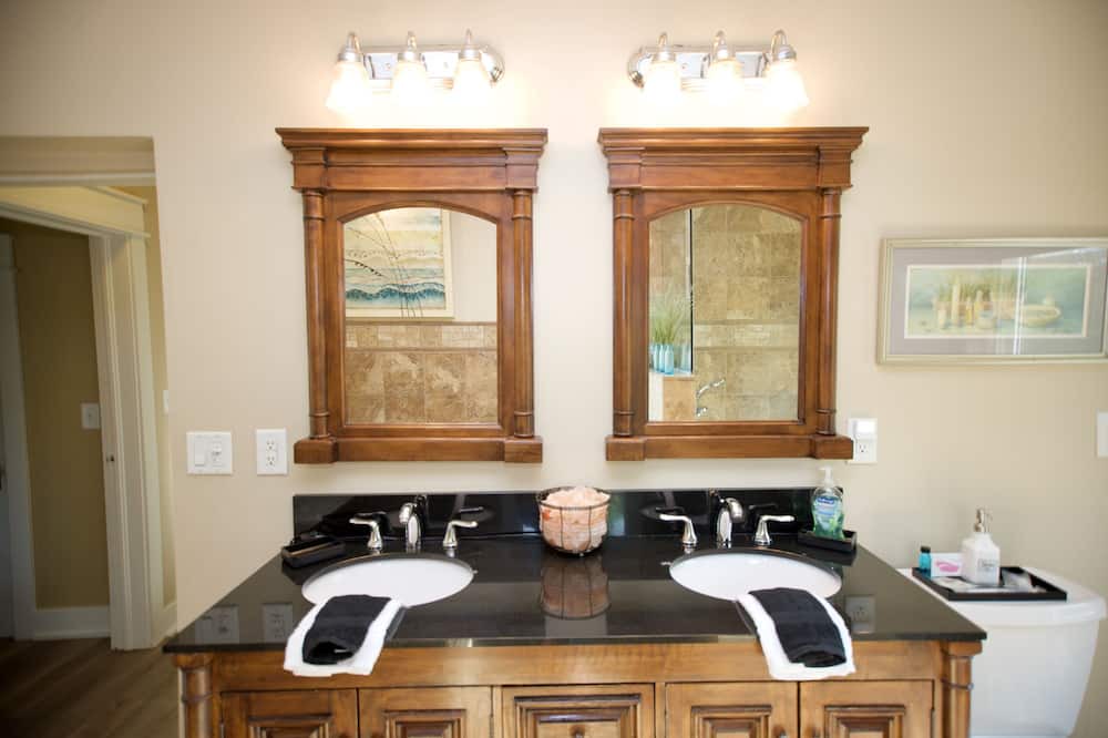 Photo of Kitchen in Greater South Side