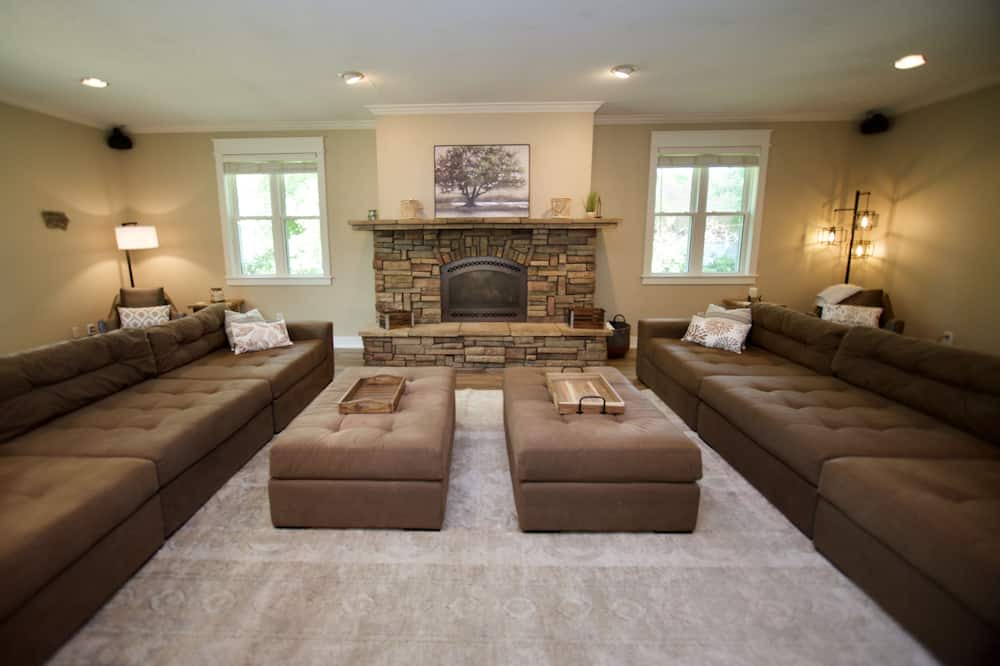 Photo of Livingroom in Greater South Side
