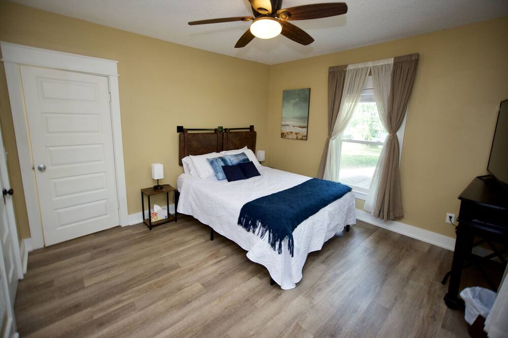 Photo of Bedroom in Greater South Side