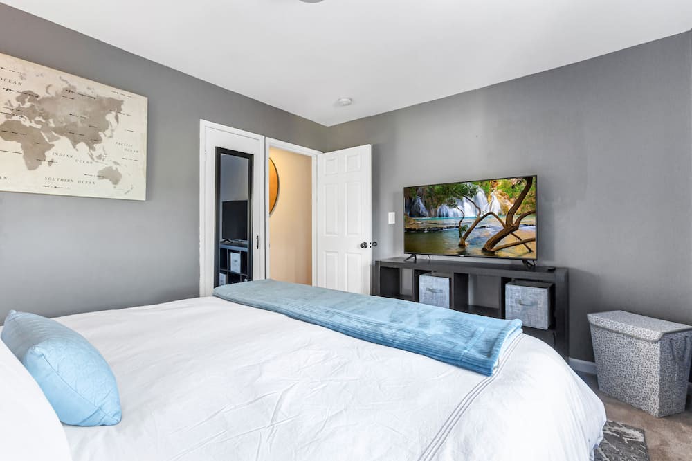 Photo of Bedroom in Mid-Beacon Hill