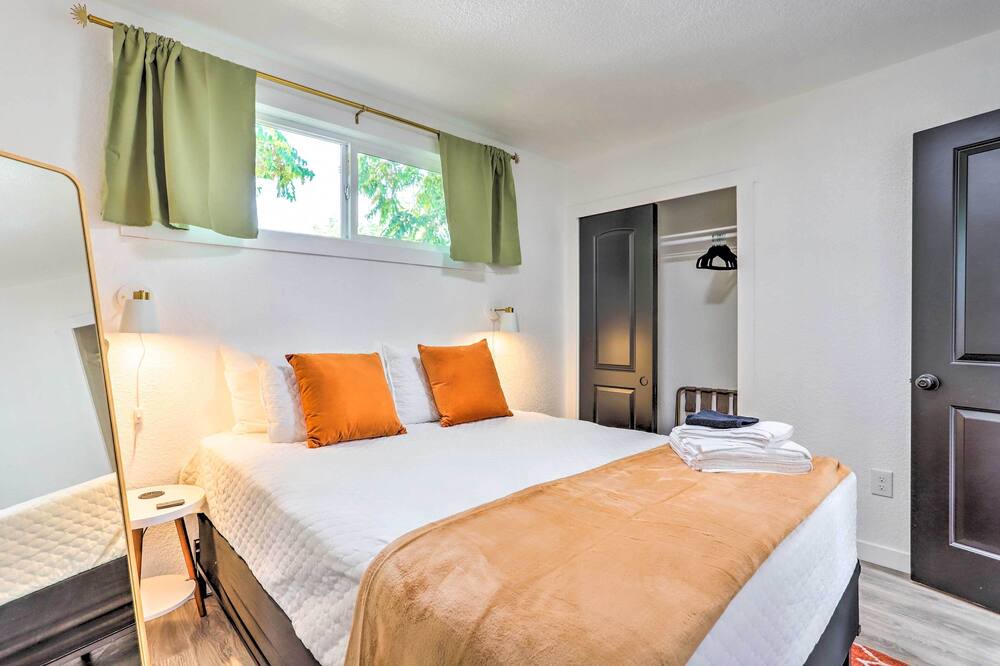 Photo of Bedroom in Dupont
