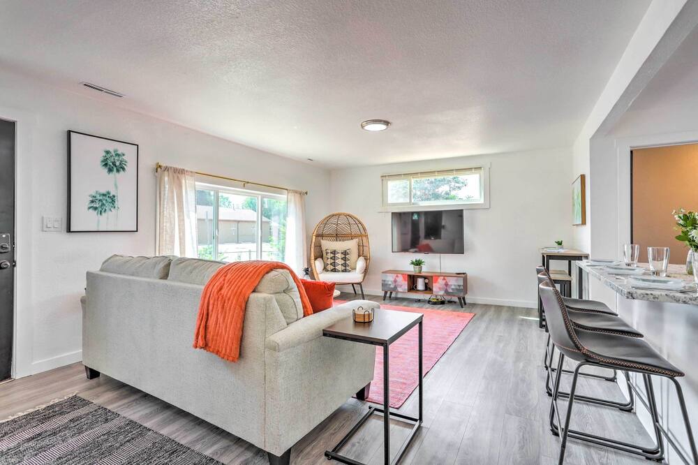 Photo of Bedroom in Dupont