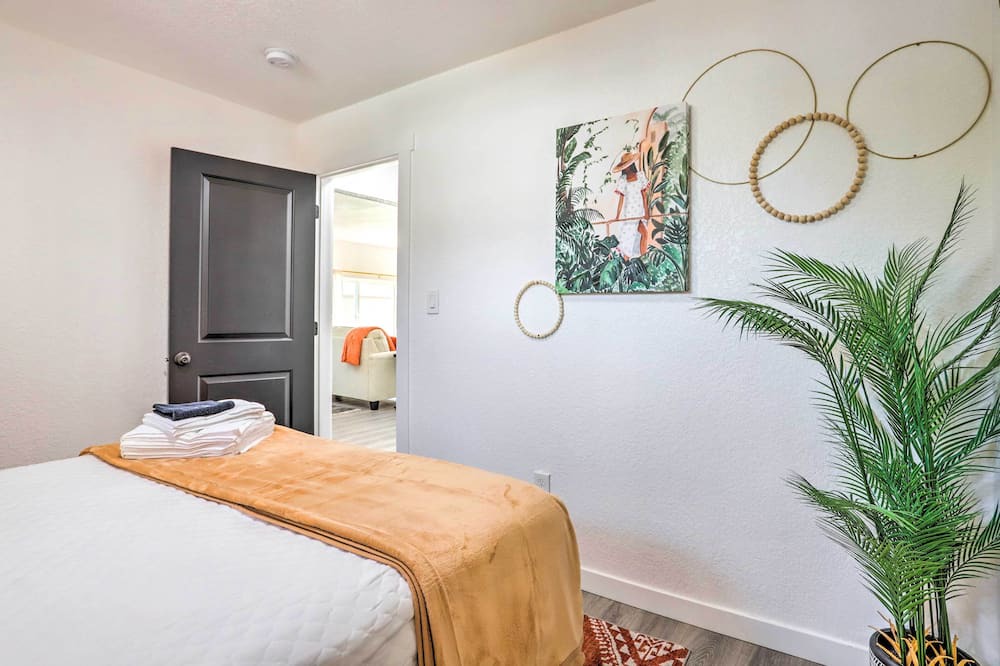 Photo of Bedroom in Dupont