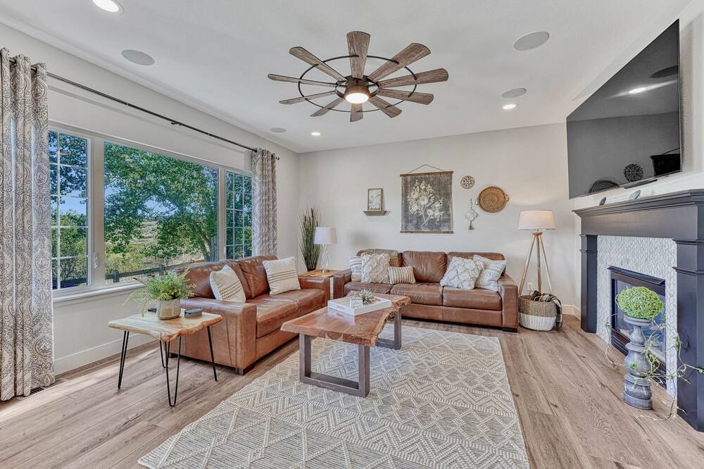 Photo of Livingroom in Parker