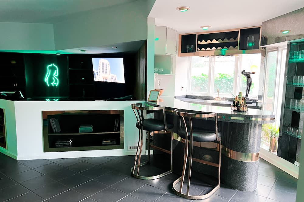 Photo of Kitchen in West Plaza