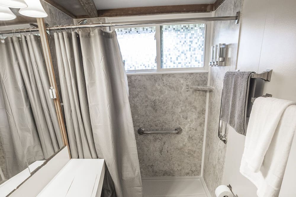 Photo of Bathroom in Fostoria