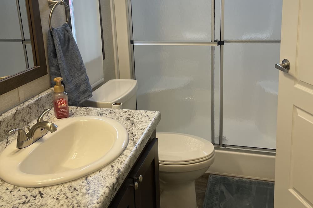 Photo of Bathroom in Porum