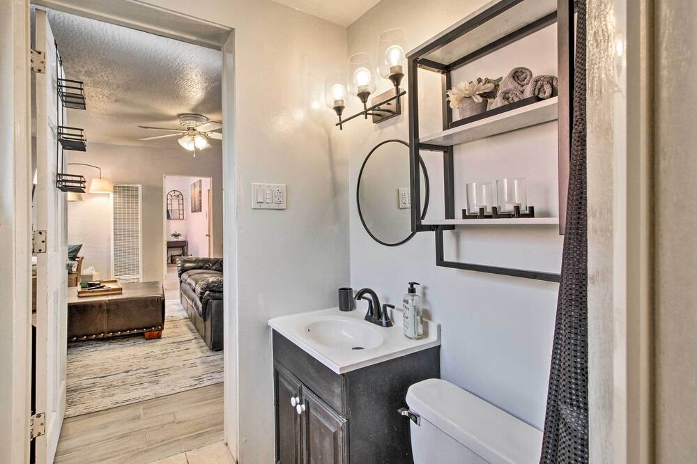 Photo of Bathroom in Near North Valley