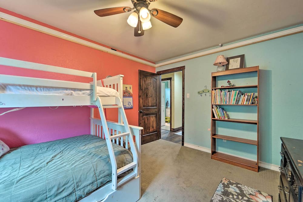 Photo of Bedroom in Ransom Canyon