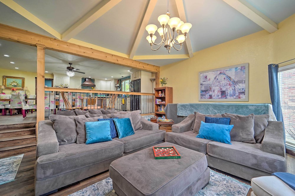Photo of Livingroom in Ransom Canyon