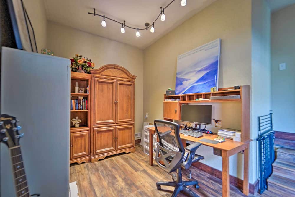 Photo of Bedroom in Ransom Canyon