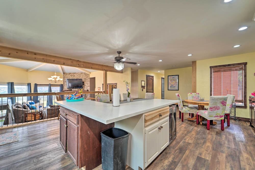 Photo of Kitchen in Ransom Canyon