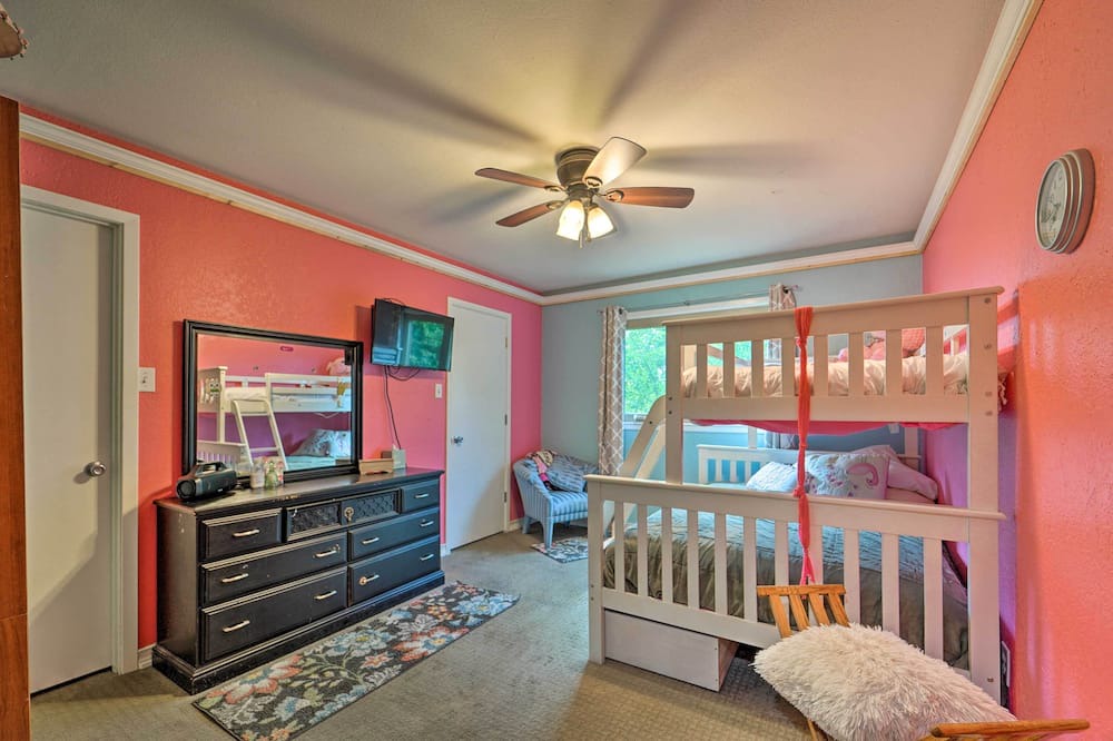 Photo of Bedroom in Ransom Canyon