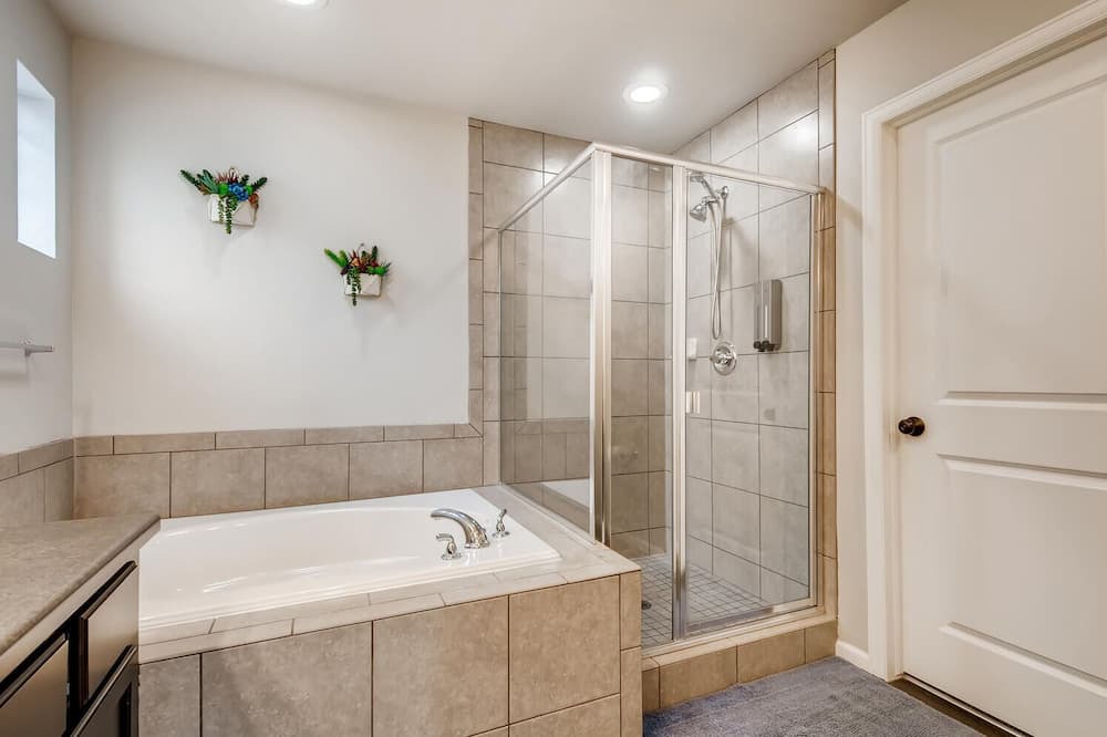 Photo of Bathroom in Green Valley Ranch